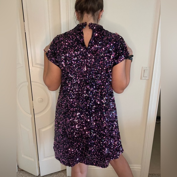 New sequins dress - Picture 3 of 5